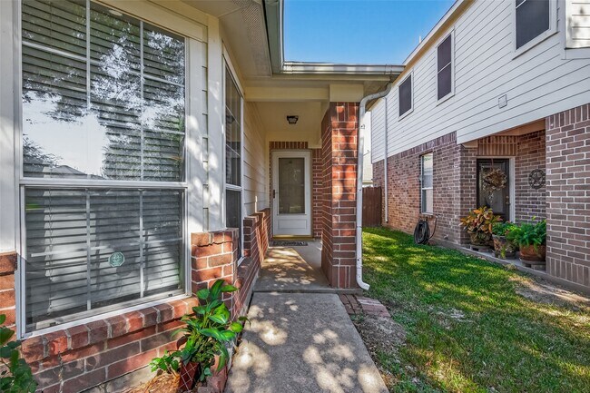 Foto del edificio - 19434 Brook Village Rd