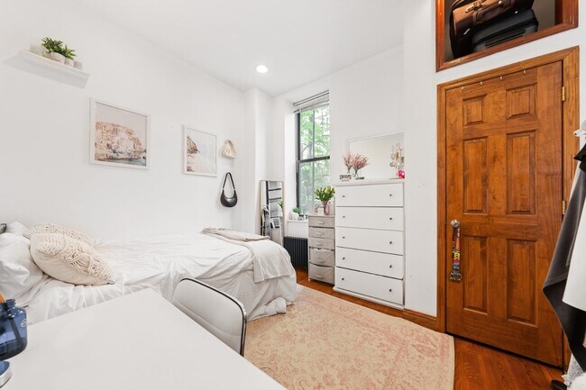 Foto del edificio - 321 E 14th St