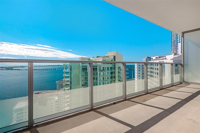 Building Photo - 1300 Brickell Bay Dr
