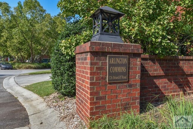 Building Photo - 126 Briarcliff Rd