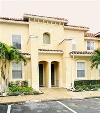 Building Photo - 5465 Paradise Cay Cir