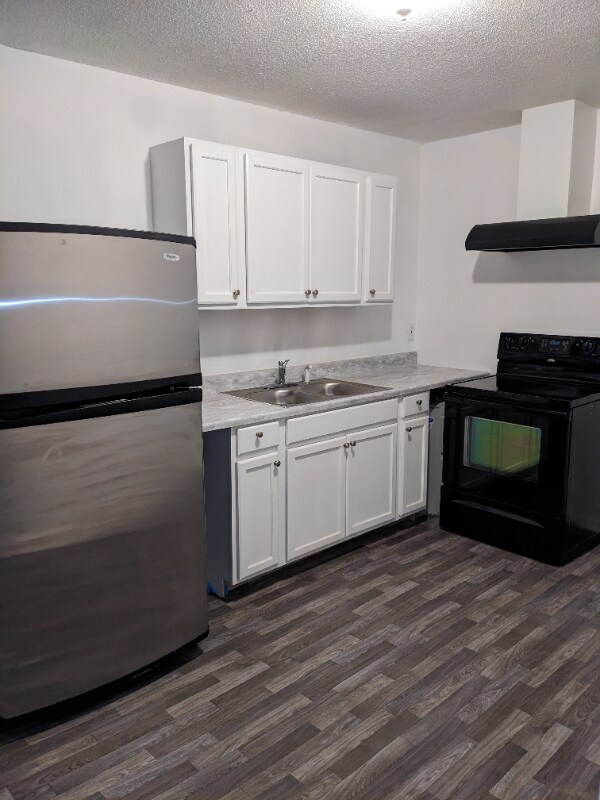 Primary Photo - 601 Barton St