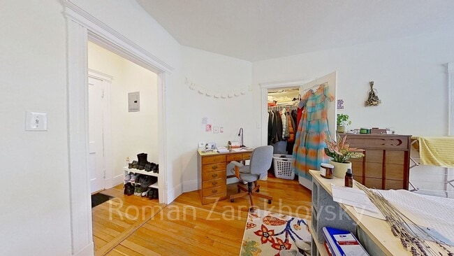 Foto del edificio - 74 Brainerd Rd