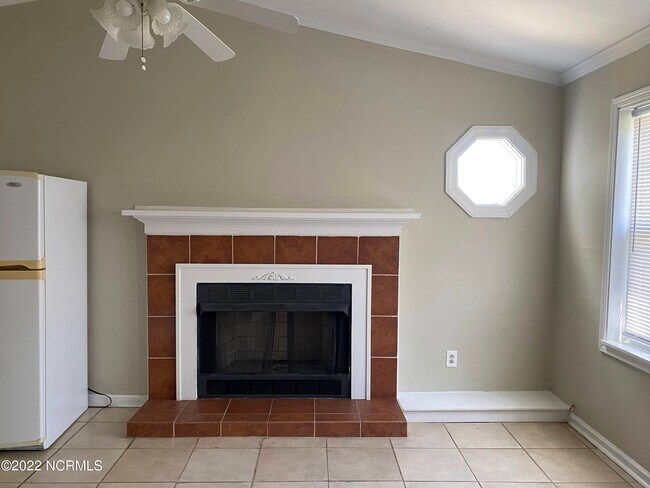 Building Photo - 157 Bayberry Rd