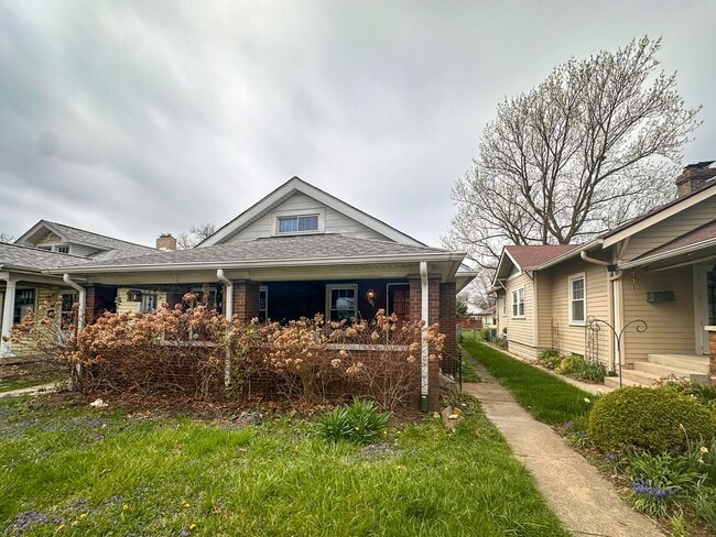 Photo - 816-818 N Bancroft St Apartment