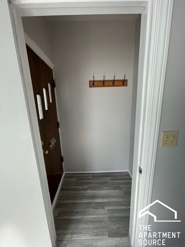 2733 N Ridgeway Ave Unit 1, Chicago, IL 60647 Apartments in Chicago, IL