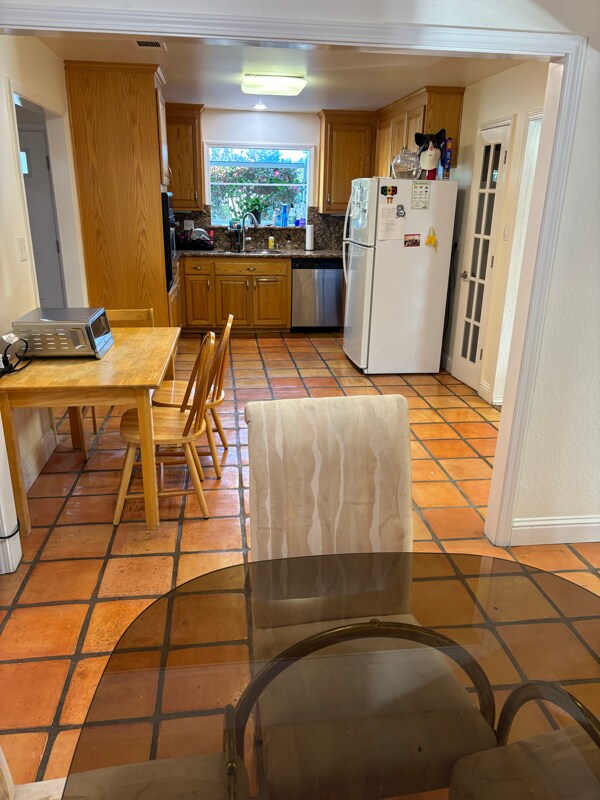 Foto del edificio - 520 Linford Pl