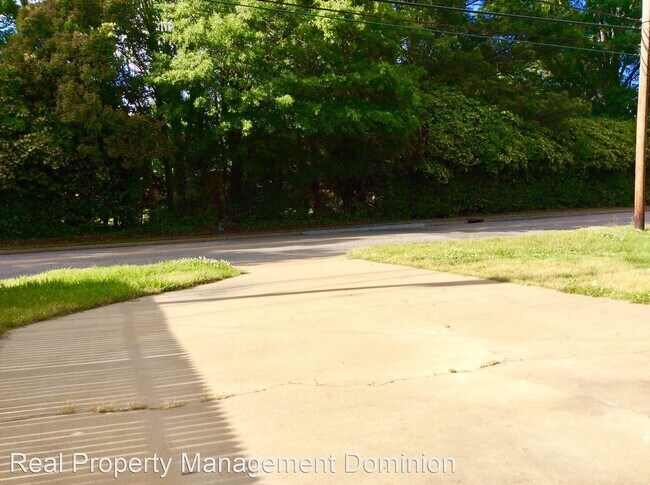 Foto del edificio - 4 br, 2.5 bath House - 1106 Shell Road