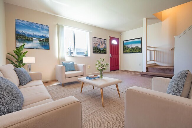 Building Photo - Benjamin Manor Townhomes