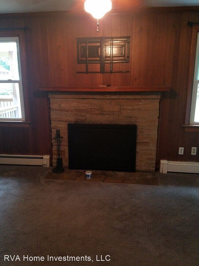 Building Photo - 3 br, 1.5 bath House - 3733 Tanbark Road