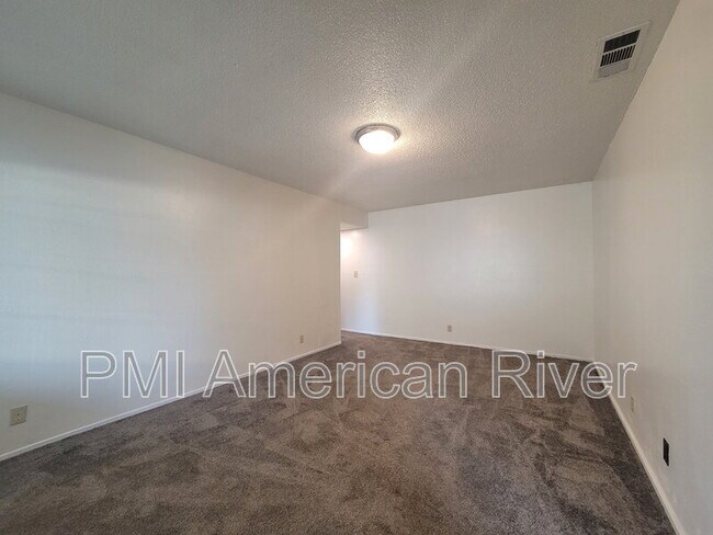 Foto del edificio - 10380 Buena Plaza Cir