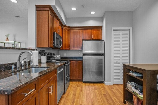 Foto del edificio - 102 Bradford Commons Ln