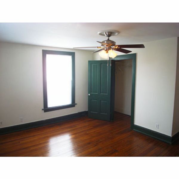 Primary Photo - 1120 Dearing St