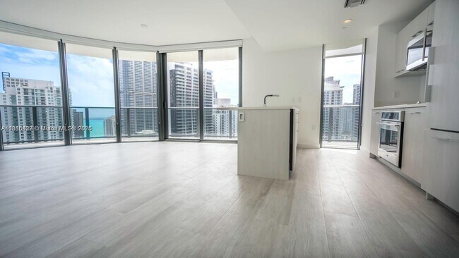 Foto del edificio - 45 SW 9th St