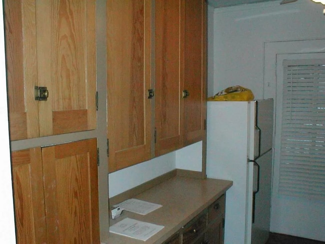 Foto del edificio - 302 W Grand Ave