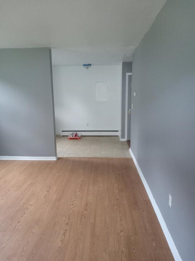 16 Marudy Dr, Clinton, NJ 08809 Townhome Rentals in Clinton NJ