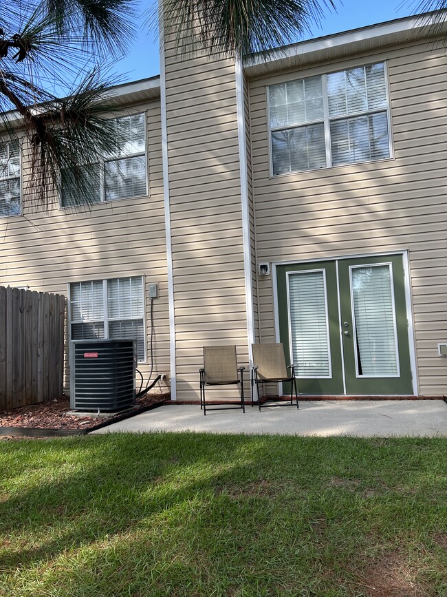 Building Photo - 1517 Regency Rd