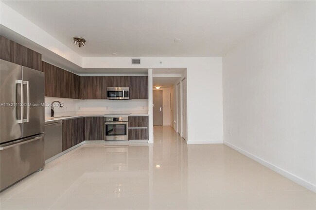 Foto del edificio - 488 NE 18th St