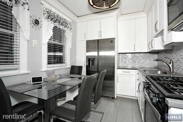 Foto del edificio - 3 br, 2 bath House - 30 E Pleasant Ave