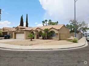 Building Photo - 925 Chaps Cir