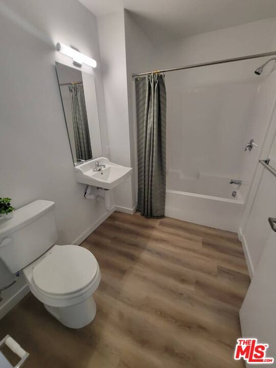 Foto del edificio - 1635 E 117th Pl