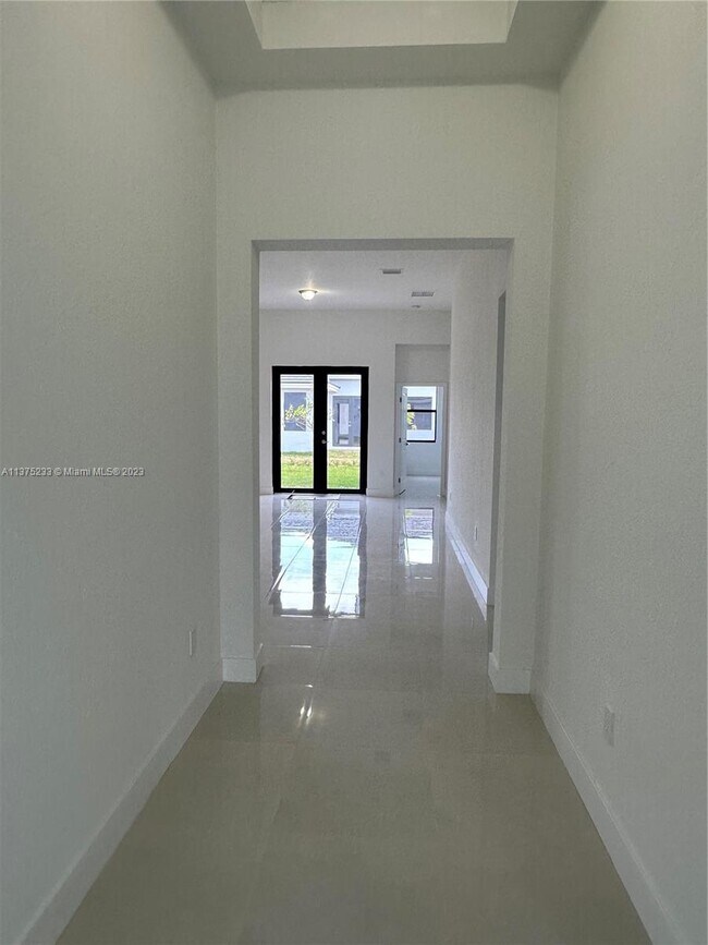Foto del edificio - 14580 SW 22nd St