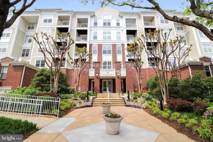 Photo - 1641 International Drive Unit 304