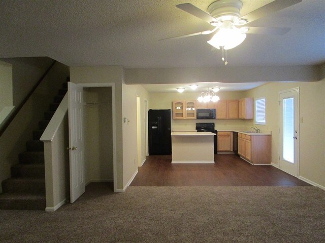 Foto del edificio - 12440 Rose Haven Dr