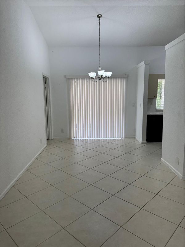 Foto del edificio - 10630 NW 2nd Pl