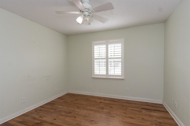 Building Photo - 9106 Southernwood Way