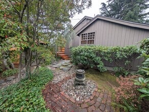 Building Photo - 616 Cline Ave