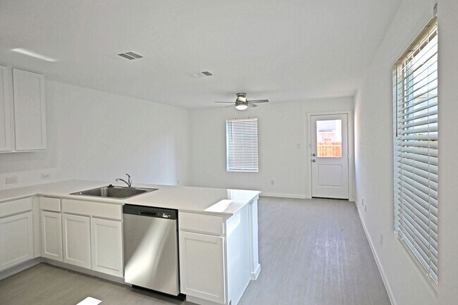 Foto del edificio - 6718 Marble Rdg