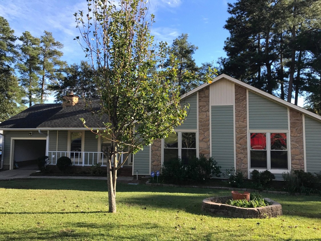 Primary Photo - 1823 Eichelberger Dr