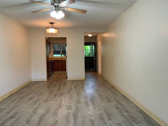 Building Photo - COLLEGE GARDENS