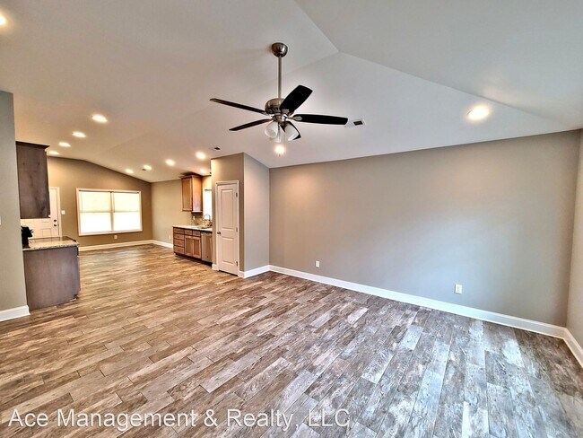Foto del edificio - 3 br, 2 bath House - 914 Cooper Lane