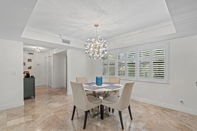 Foto del edificio - 277 N Ocean Blvd
