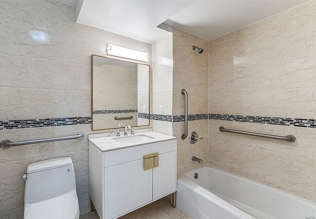 Foto del edificio - APT 4H