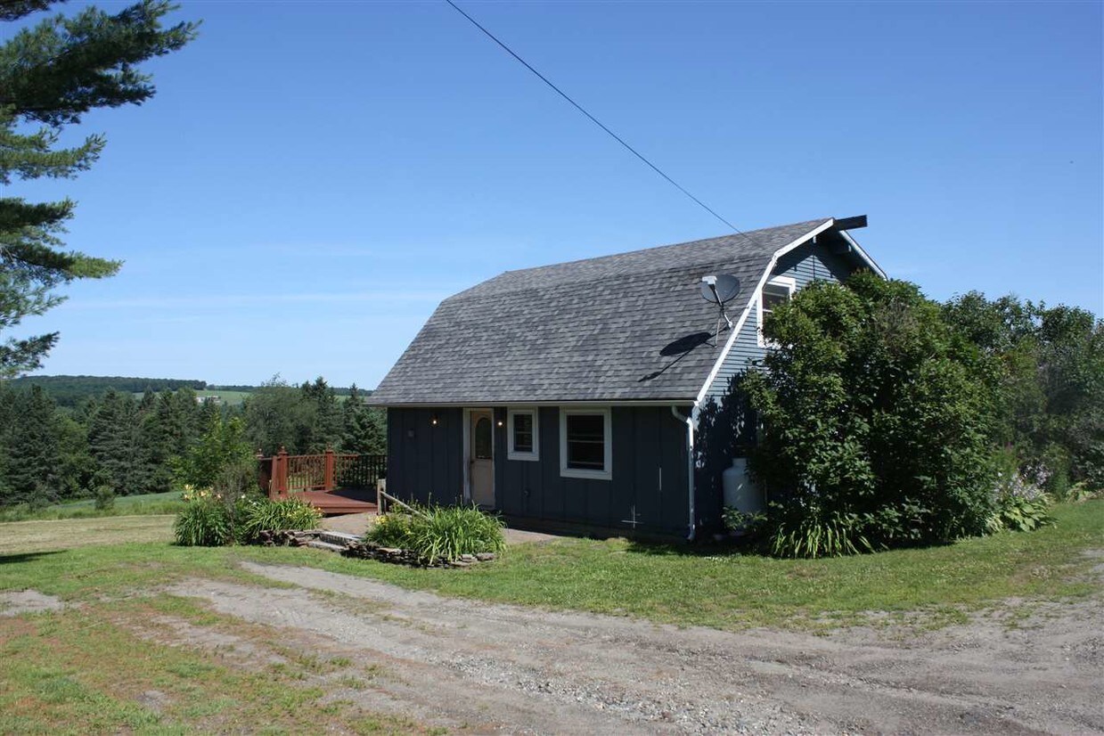1057 Twin Bridge Rd, Derby Line, VT 05830 House Rental in Derby Line