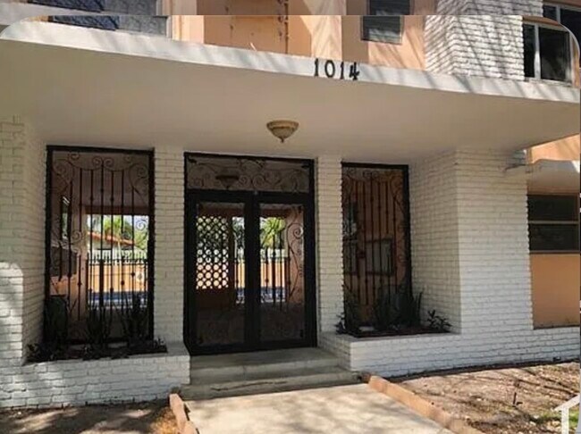 Foto del edificio - 1014 Salzedo St