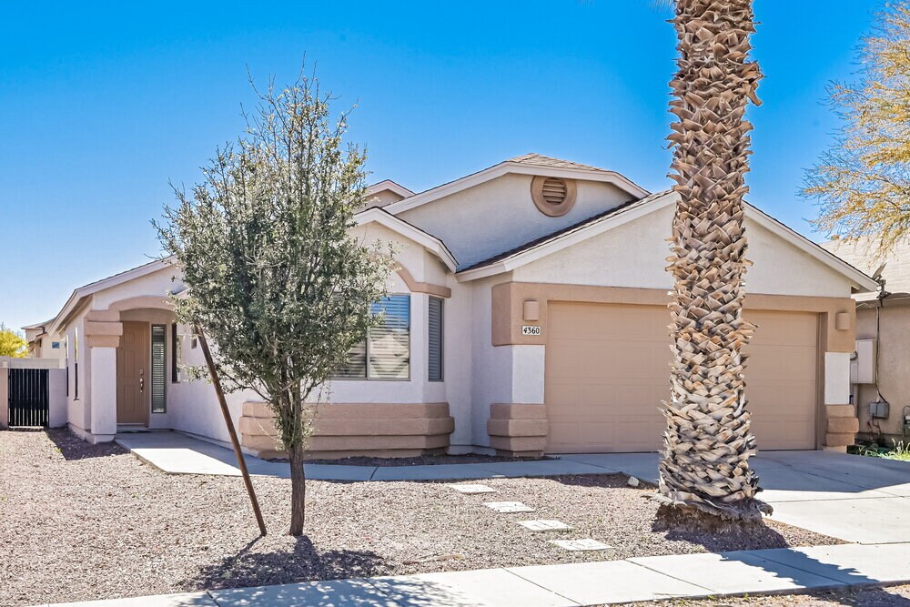 Foto principal - 4360 E Mesquite Desert Trail
