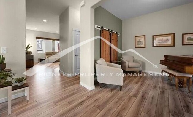 Building Photo - 5575 Tonbridge Pl