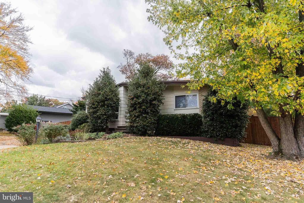 Primary Photo - 6609 Bowie Dr