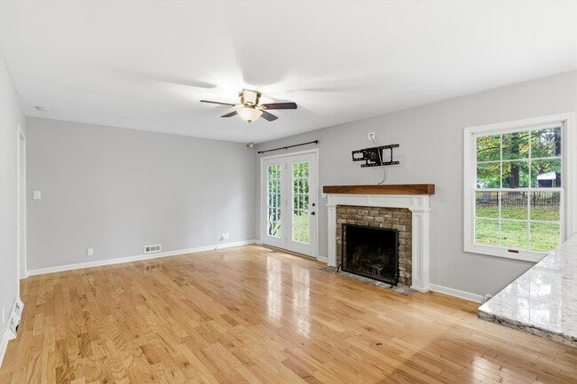 Foto del edificio - 1901 Scenic Dr