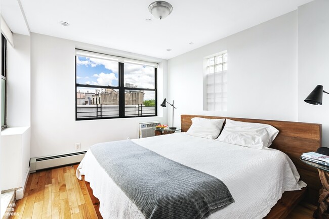 Building Photo - 11 Wyckoff St