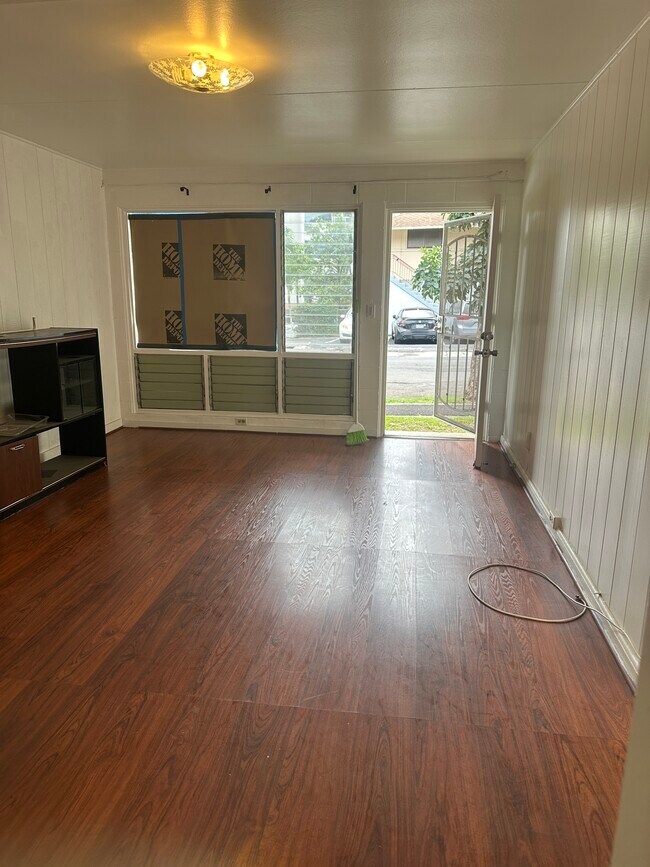 Sala de estar - 1670 Pensacola St