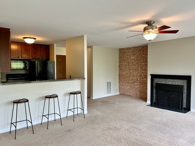 Foto del edificio - 5900 Oakwood Dr