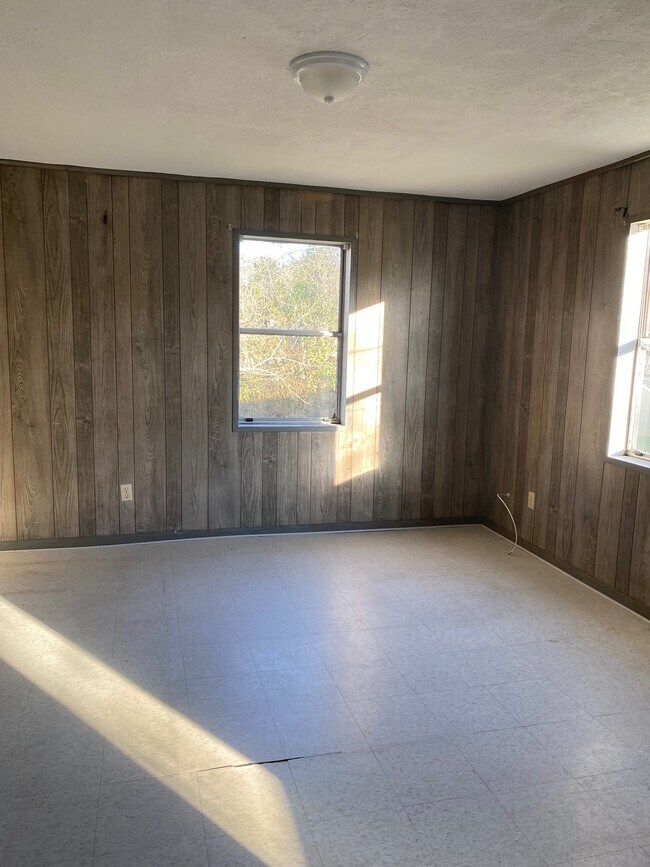 Foto del edificio - 630 N Texas St