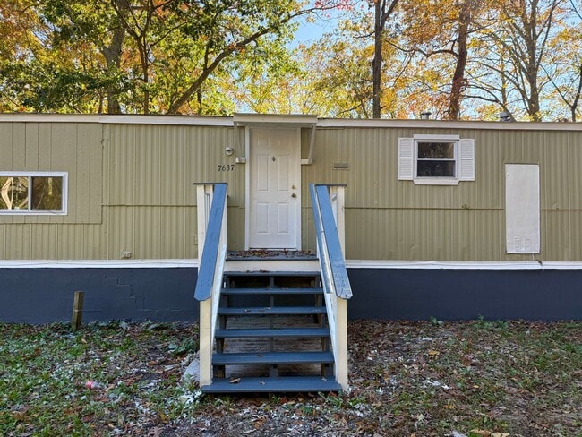 Foto del edificio - Spacious 2 bed, 1.5 bath Home FOR RENT in Commercial Twp $1400