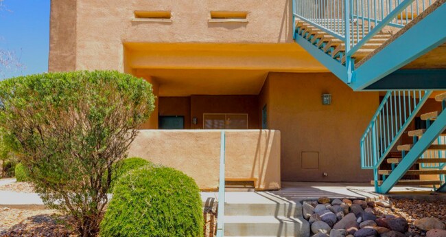 Foto del edificio - 470 Turtleback Rd
