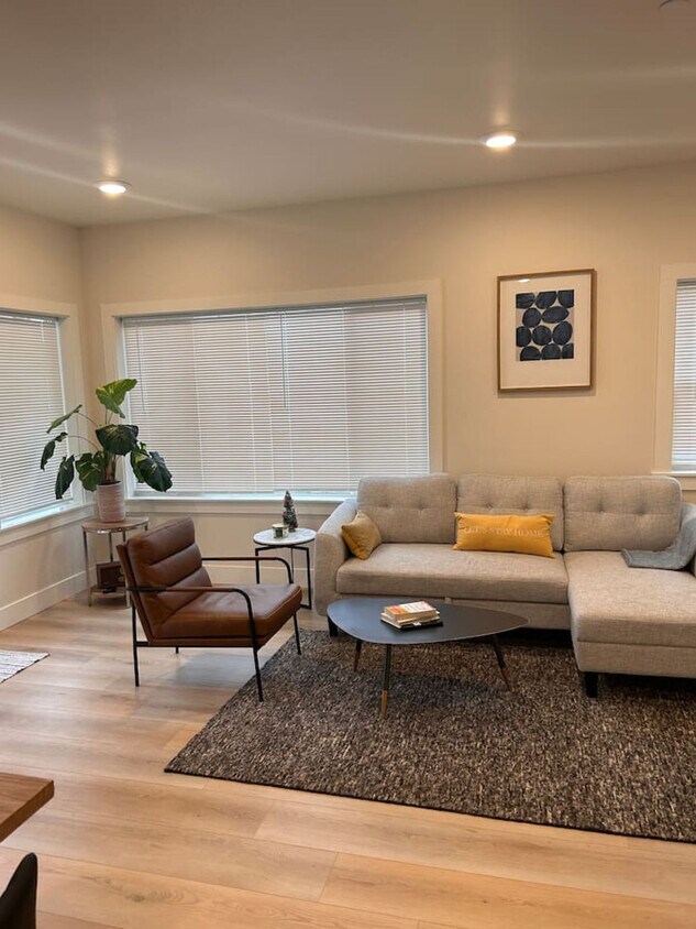 Foto principal - 3505 NE Creston Ave